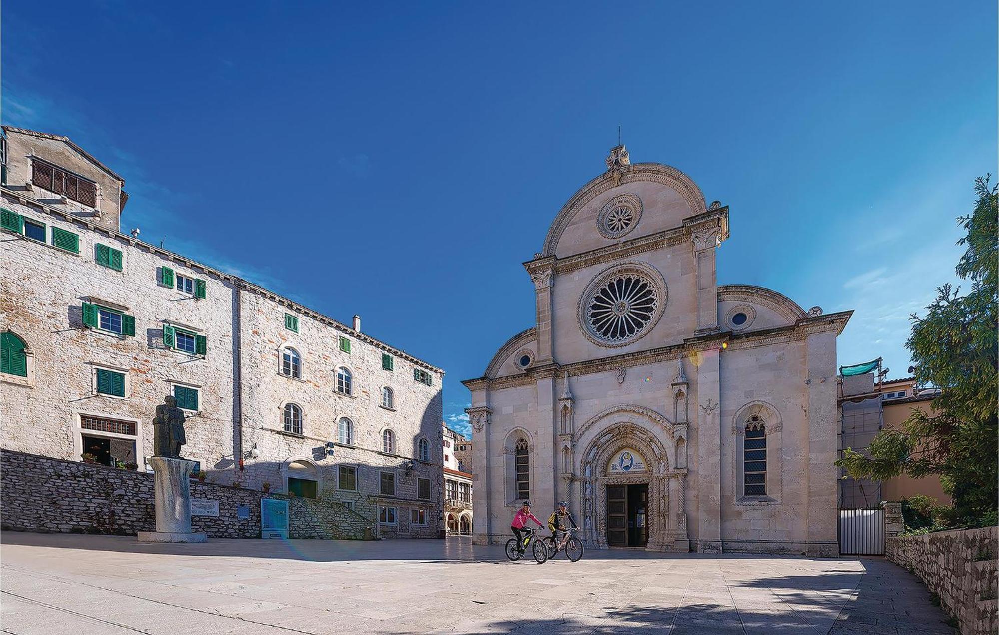 Nice Home In Sibenik With Kitchen Exterior foto