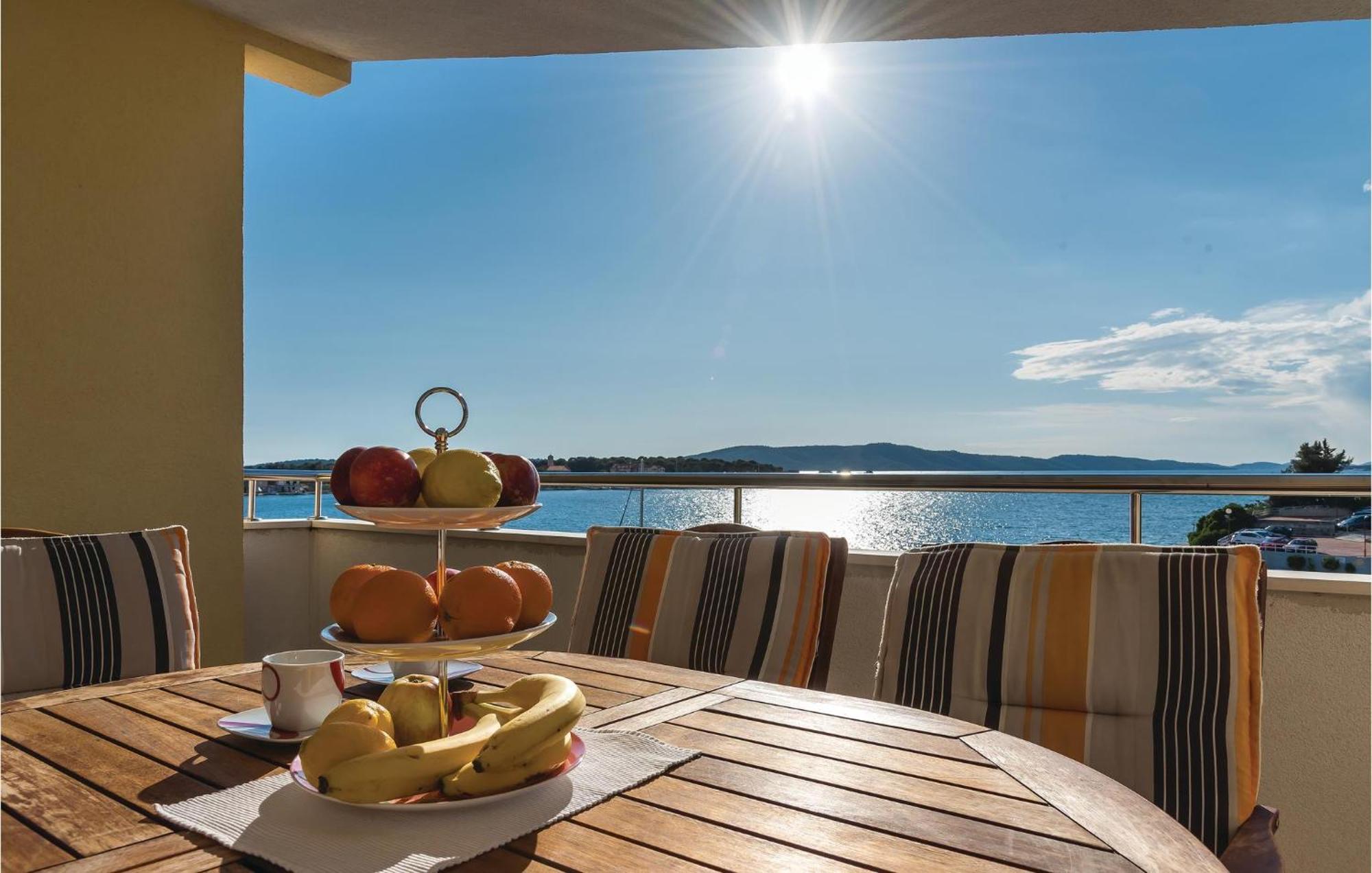 Nice Home In Sibenik With Kitchen Exterior foto